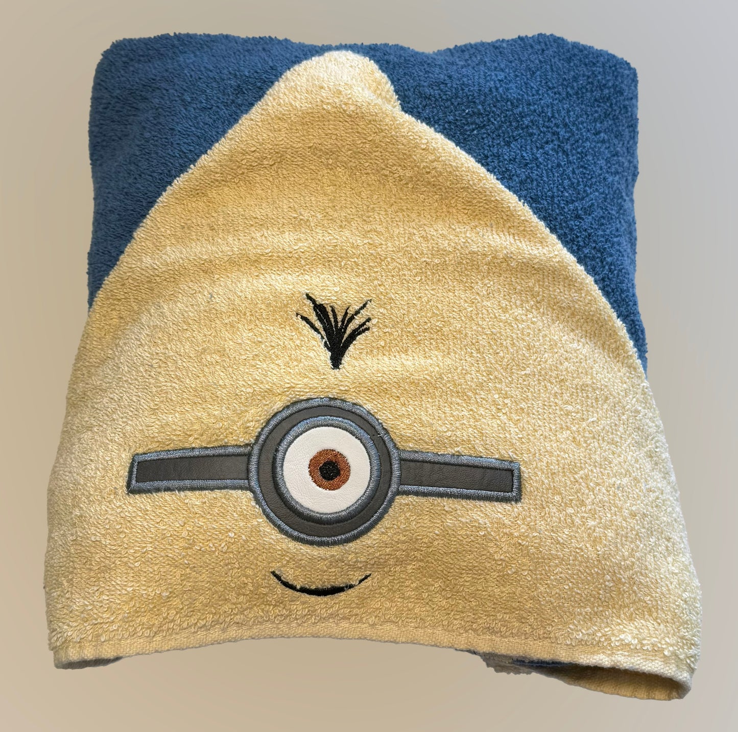 Minion One Eyed Beach Wear Hooded Towel